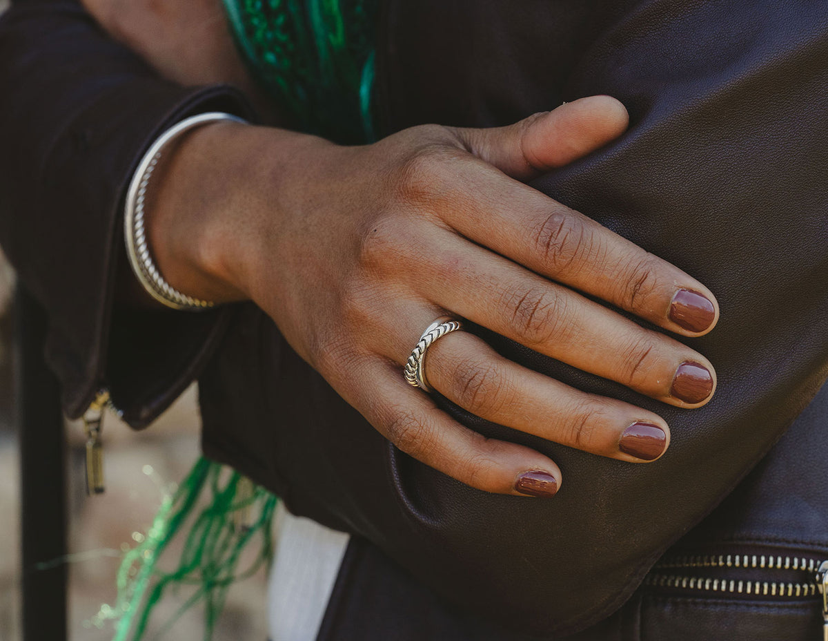 Sterling Silver Crossover Fashion Ring