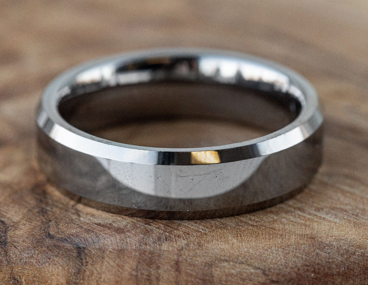 6mm High Polish Men's Wedding Band in Tantalum