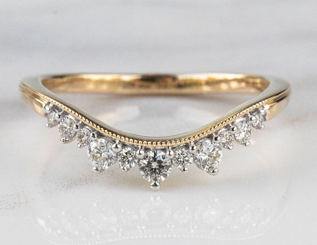 1/4ct. t.w. Curved Diamond Wedding Ring in 14K Yellow Gold