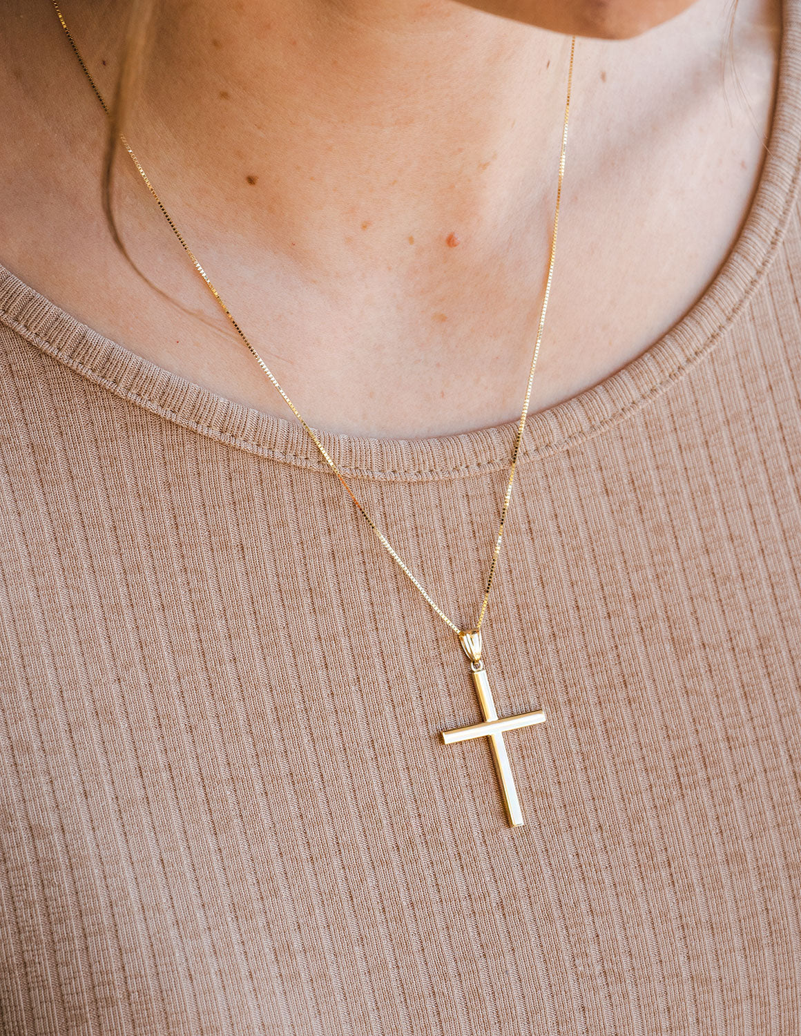 Cross Pendant in 14K Yellow Gold
