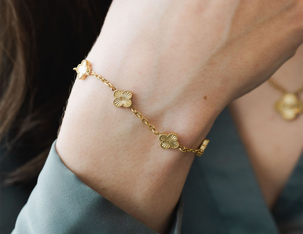 6.5" Gold Ion-Plated Stainless Steel Lucky Clover Bracelet