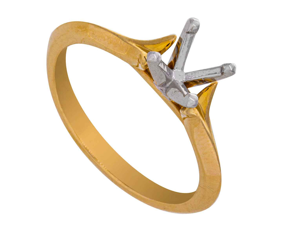 Solitaire Engagement Ring in 14K Yellow Gold