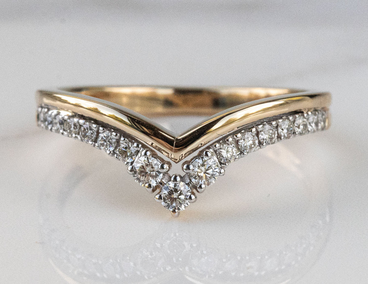 1/4ct. t.w. Chevron Diamond Wedding Ring in 14K Yellow Gold