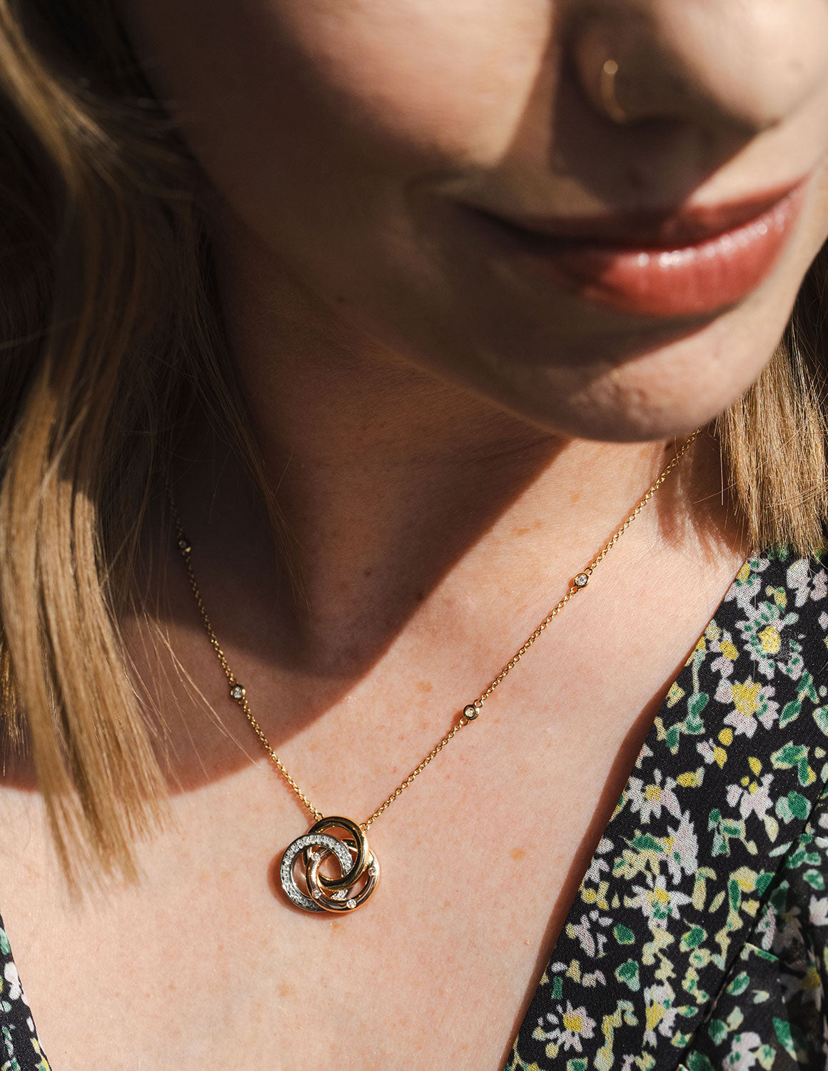 1/4ct. t.w. Diamond Linked Circle Pendant in 14K Yellow Gold, White Gold, & Rose Gold