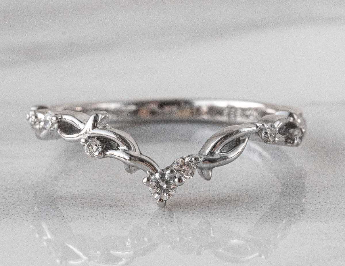 1/8ct. t.w. Vintage Chevron Diamond Wedding Ring in 14K White Gold