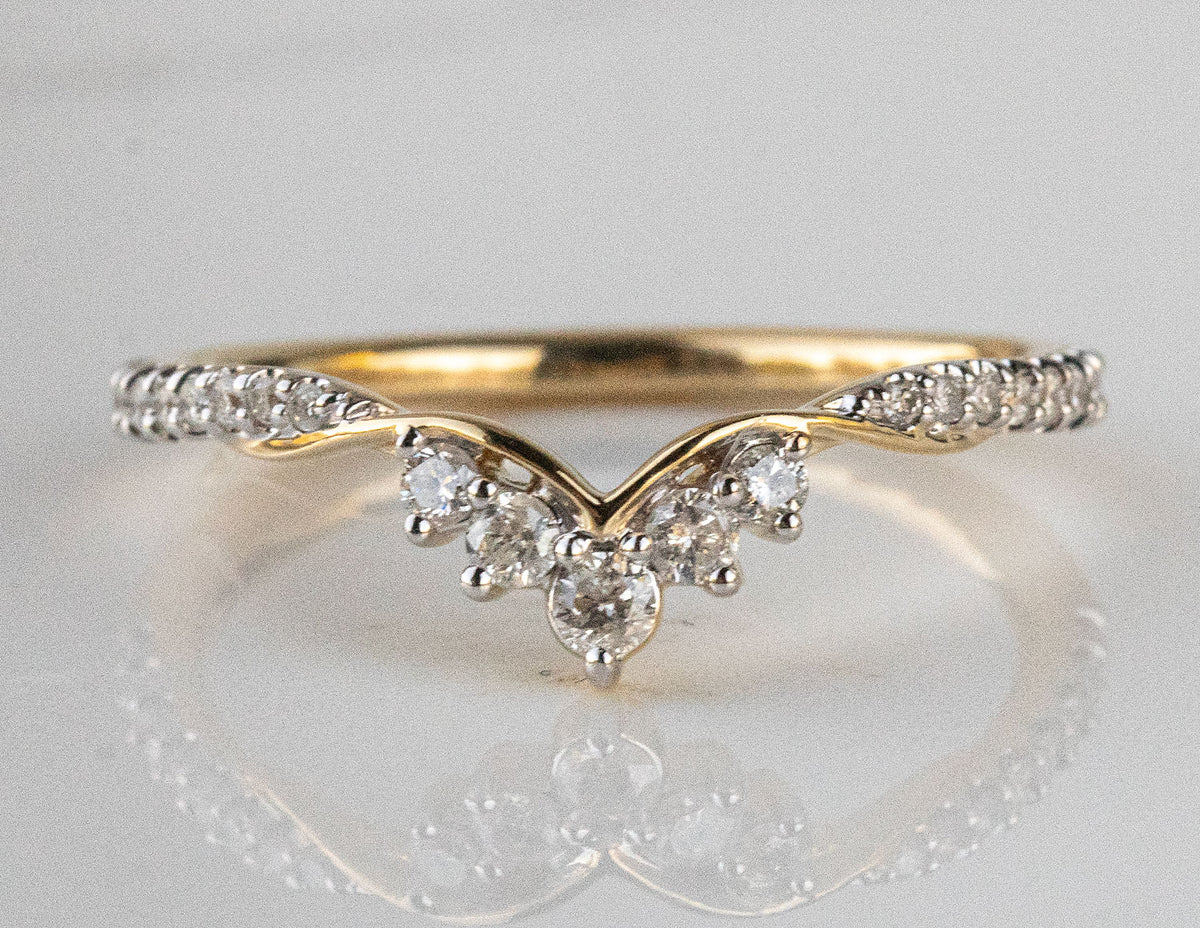 1/4ct. t.w. Curved Diamond Anniversary Ring in 14K Yellow Gold