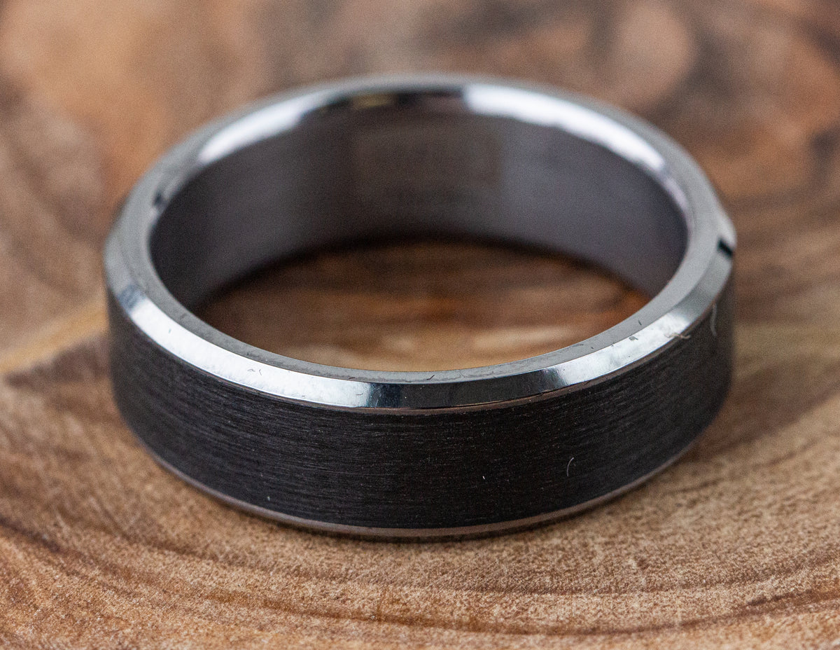 7mm Tantalum and Black Carbon Fiber Men's Wedding Ring