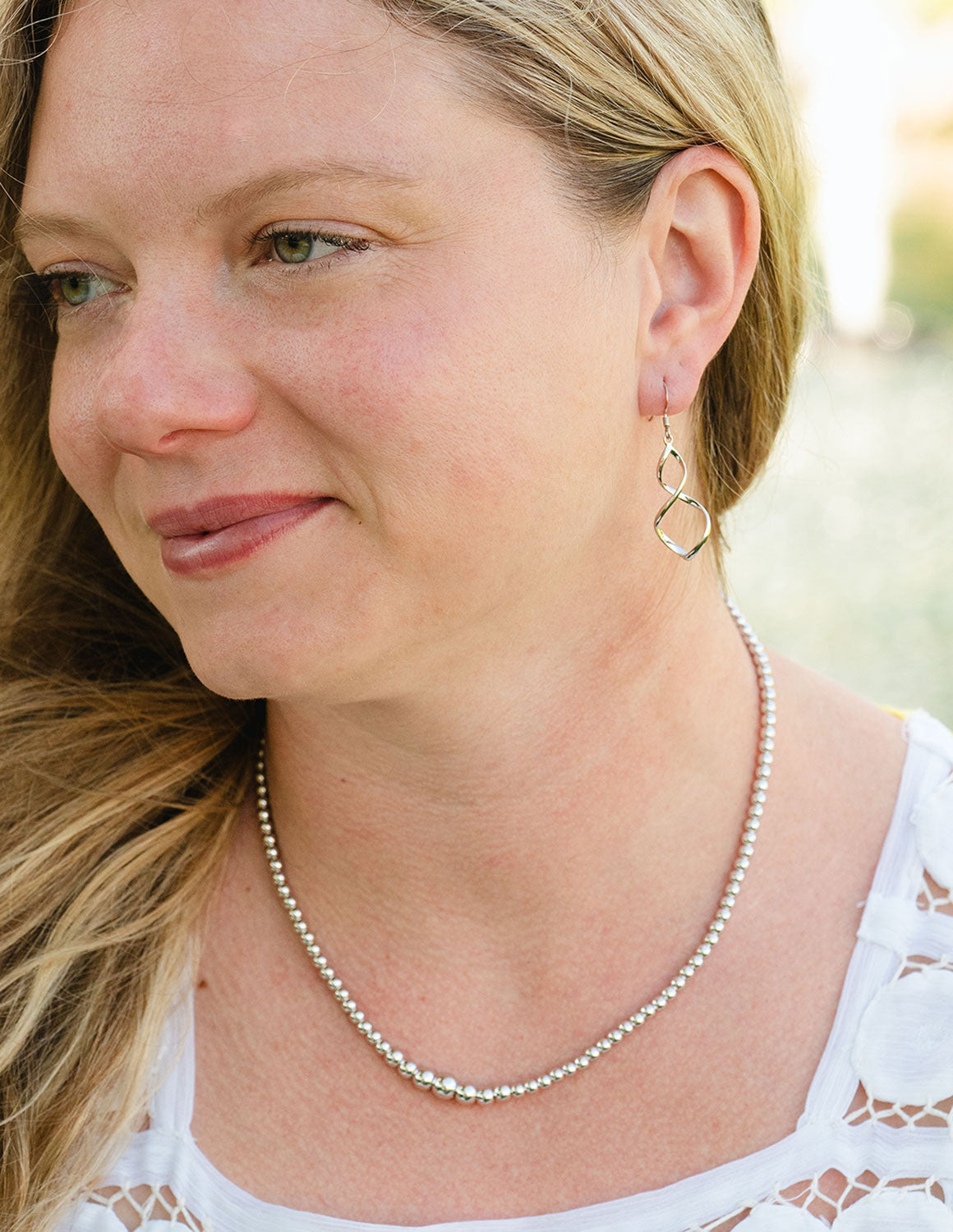 18" Graduated Beaded Necklace in Sterling Silver