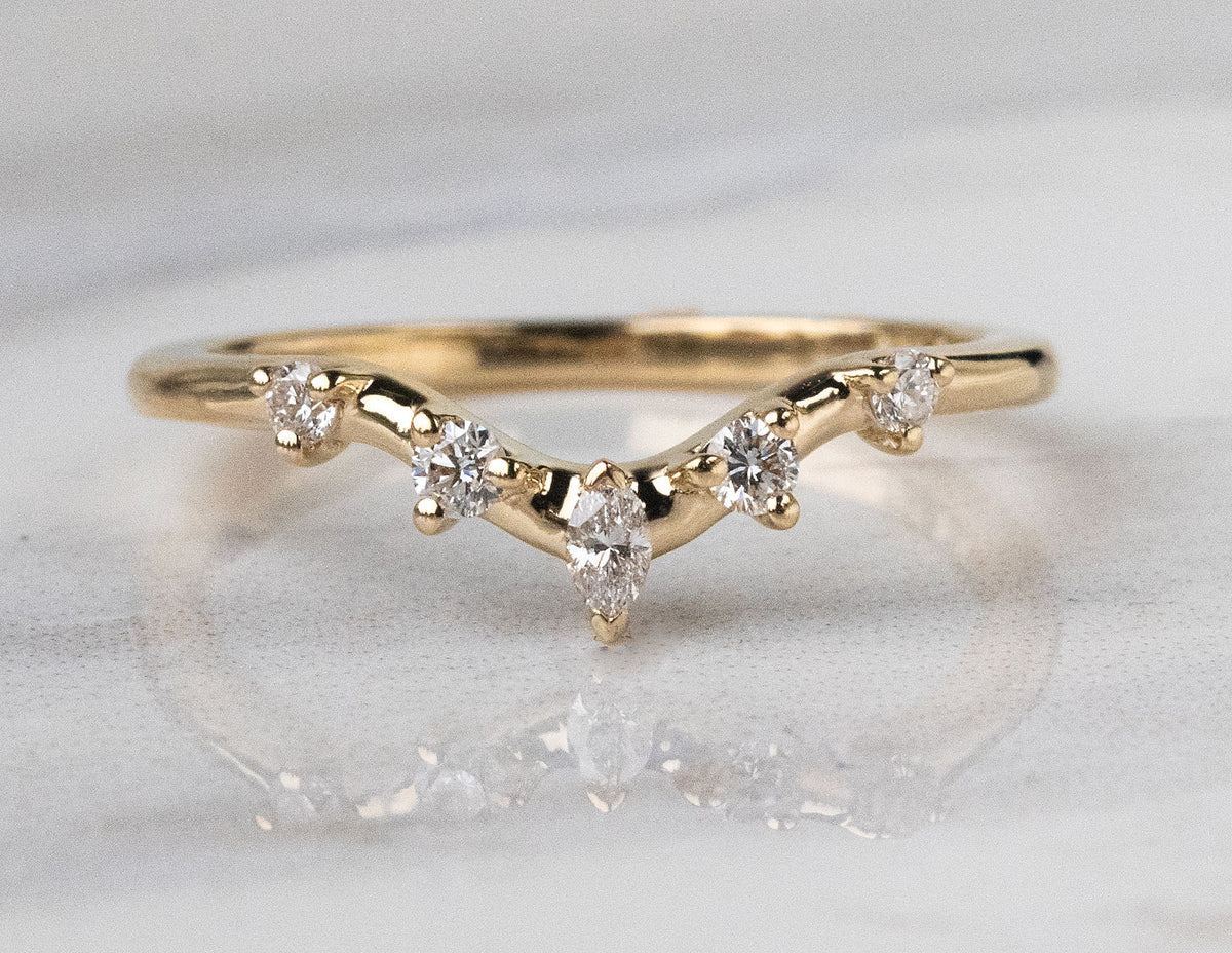 1/5ct. t.w. Curved Wedding Ring in 14K Yellow Gold