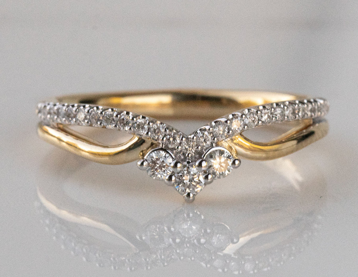 1/4ct. t.w. Diamond Anniversary Ring in 14K Yellow Gold