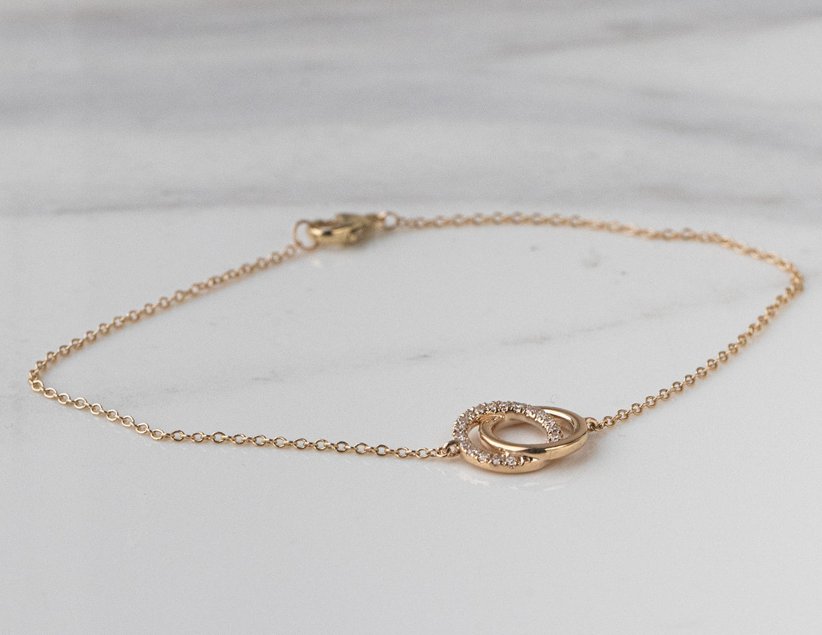 1/10ct. t.w. Diamond Double Circle Bracelet in 14K Yellow Gold