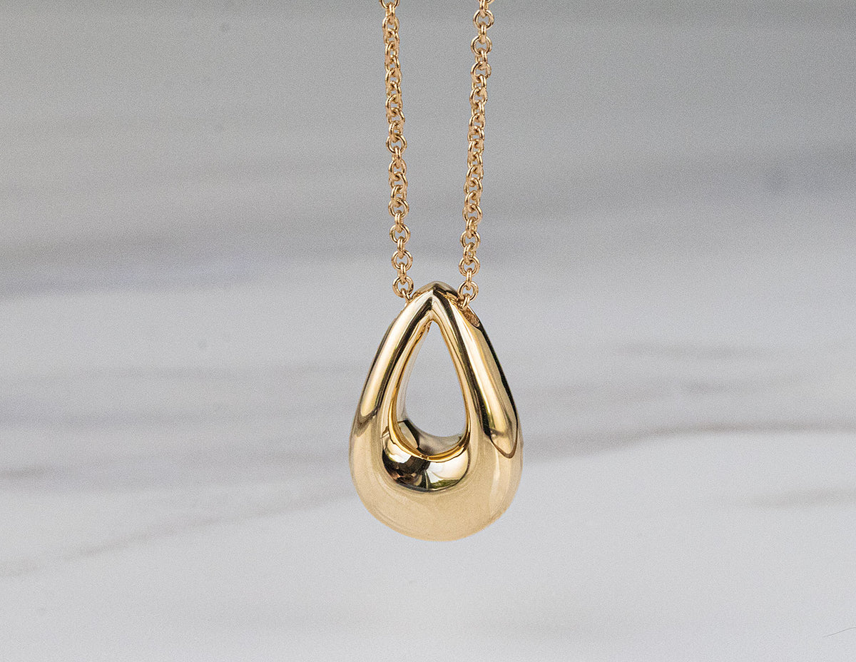 Plain Drop Pendant in 14K Yellow Gold