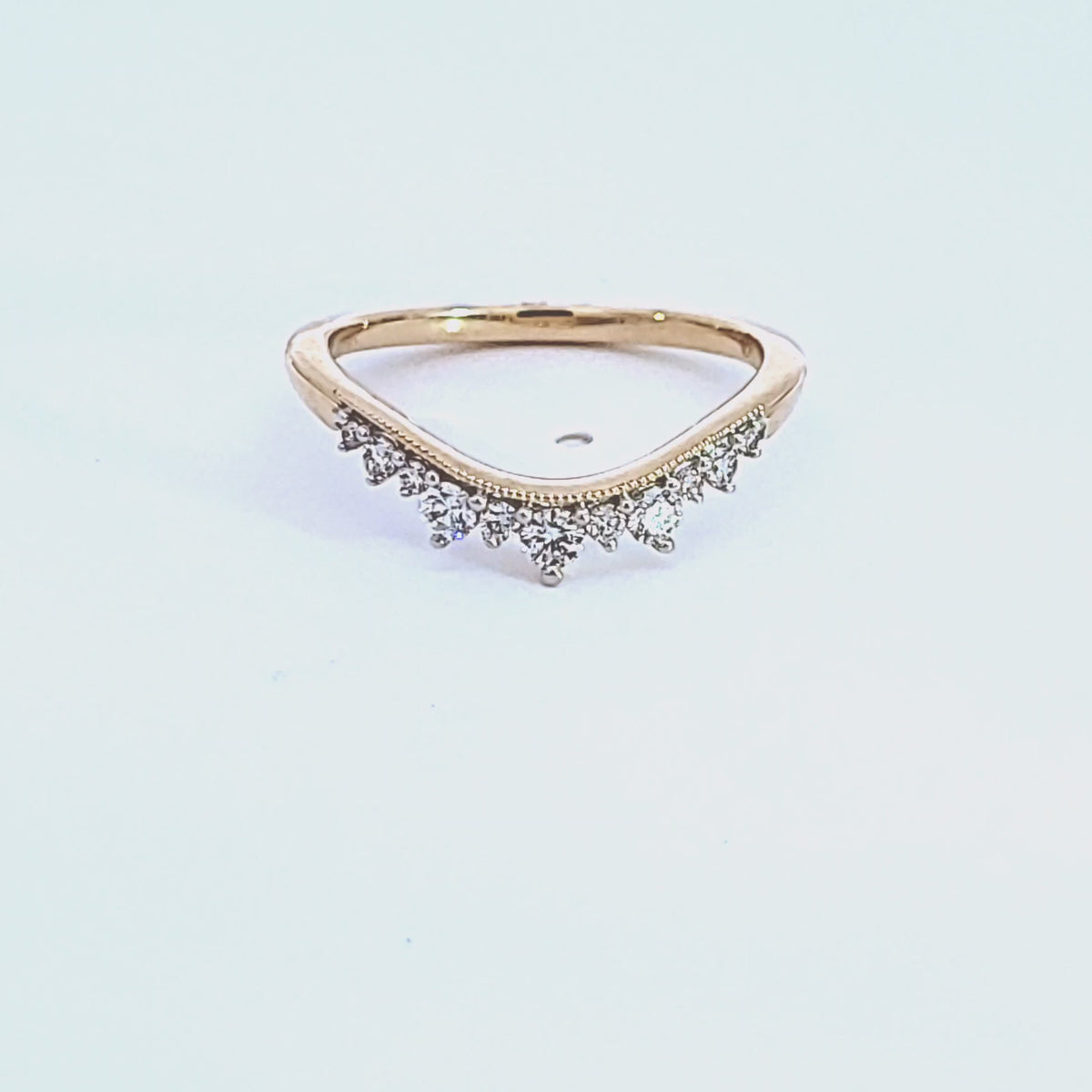 1/4ct. t.w. Curved Diamond Wedding Ring in 14K Yellow Gold